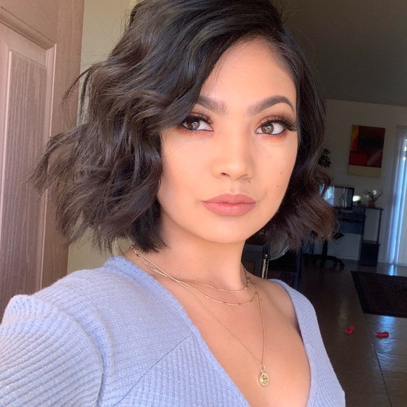 Meet your Posher, Danielle - Picture 1 of 1